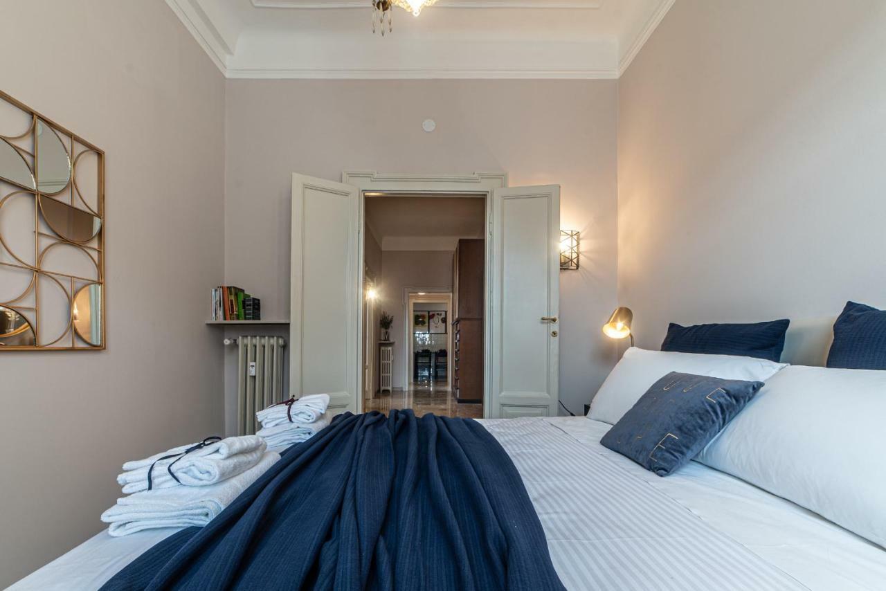 Joivy Sophisticated 3-bed Flat With Desk Milaan