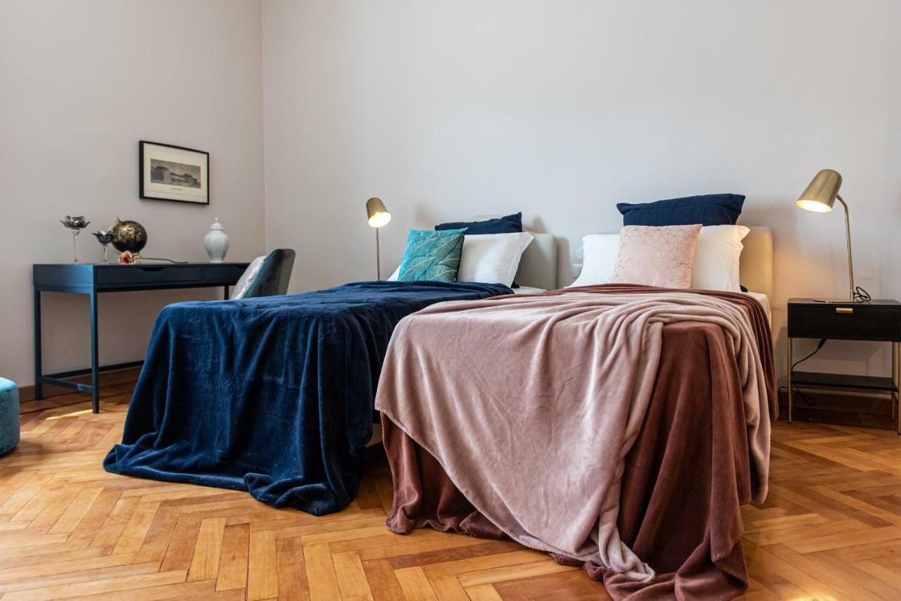 Joivy Sophisticated 3-bed Flat With Desk Appartement Milaan